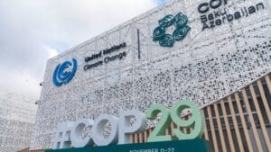 COP29 zirvesi: Gelişmekte olan ülkeler için 2035’e kadar 300 milyar dolar iklim finansmanı önerildi