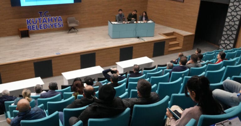 Kütahya Belediyesi’nden Sürdürülebilir İklim Eylemi ve AB Hibe Programı semineri