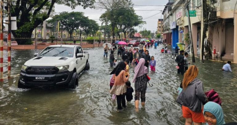Malezya’daki selde 3 kişi öldü, binlerce kişi tahliye edildi