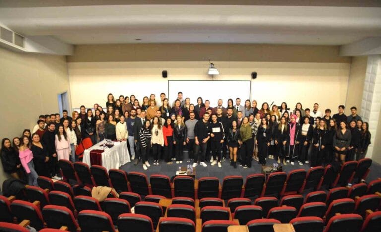 “Gezegen Sağlığı İçin Sürdürülebilir Yaşam Prensipleri” sempozyumu düzenlendi