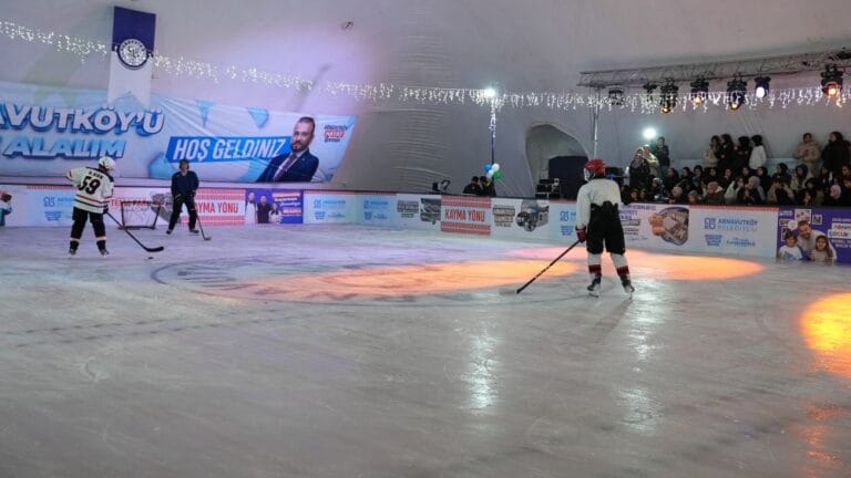 Arnavutköy’de açıldı: Geri dönüşüm ürünü getirene giriş ücretsiz