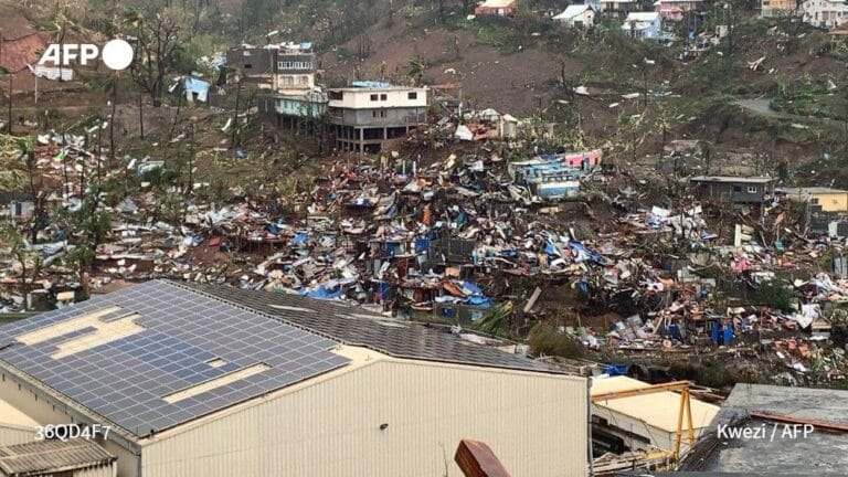 Mayotte Adası’nda kasırga: Yüzlerce ölüden endişe ediliyor