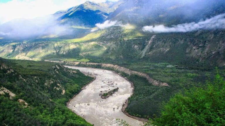 Çin’in dünyanın en büyük hidroelektrik barajı projesi: Yarlung Tsangpo Barajı