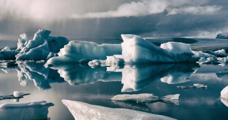 Eriyen buzullar su güvenliği için tehdit oluşturuyor