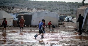 Risk uzmanlarına göre iklim şokları nedeniyle ekonomik büyüme 20 yıl içinde yüzde 50 düşebilir