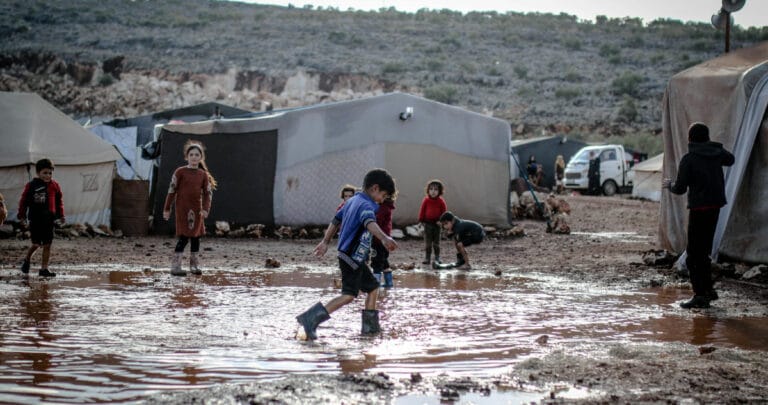 Risk uzmanlarına göre iklim şokları nedeniyle ekonomik büyüme 20 yıl içinde yüzde 50 düşebilir
