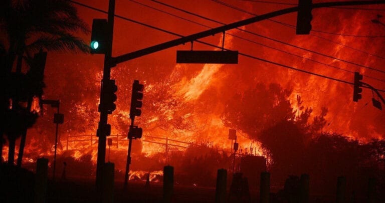 Los Angeles’taki Palisades yangını için elektrik hatları şüphesi