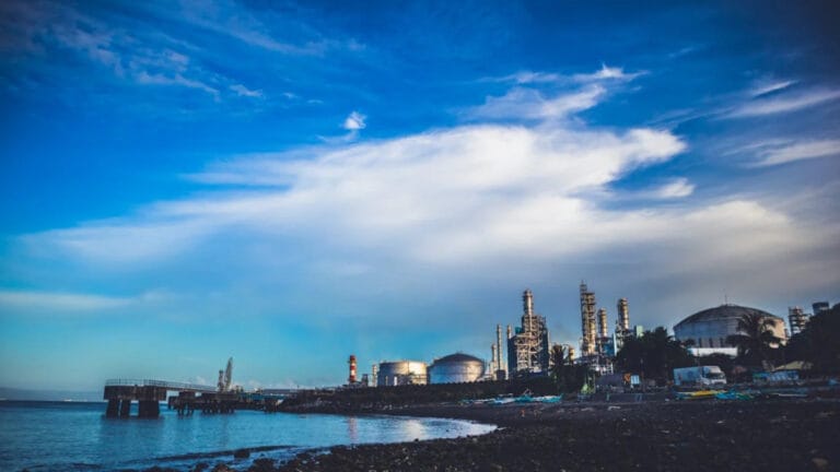 Deniz seviyesindeki yükseliş büyük petrol limanlarını risk altına sokuyor