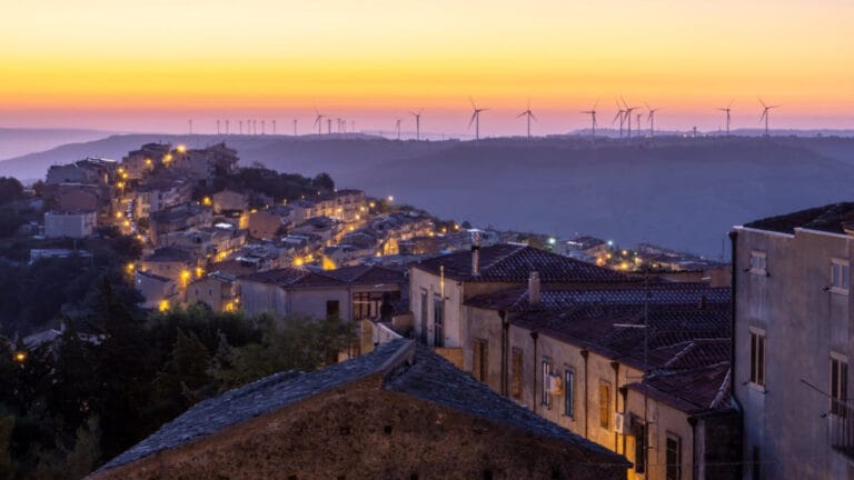 İtalya, Arnavutluk ve BAE Adriyatik Denizi’nde yenilenebilir enerji paylaşımı için anlaşma imzaladı