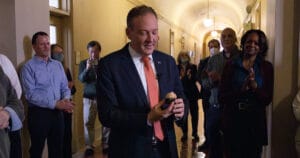 Lee Zeldin, Çevre Koruma Ajansı’nın yeni başkanı oldu: Trump’ın çevre politikalarında radikal değişimler bekleniyor