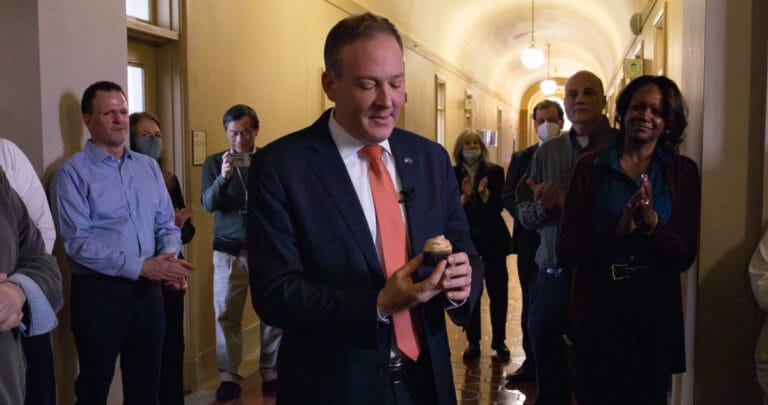 Lee Zeldin, Çevre Koruma Ajansı’nın yeni başkanı oldu: Trump’ın çevre politikalarında radikal değişimler bekleniyor