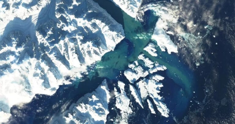 Grönland’da benzersiz buzul taşkını: 3.000 milyar litre su serbest kaldı