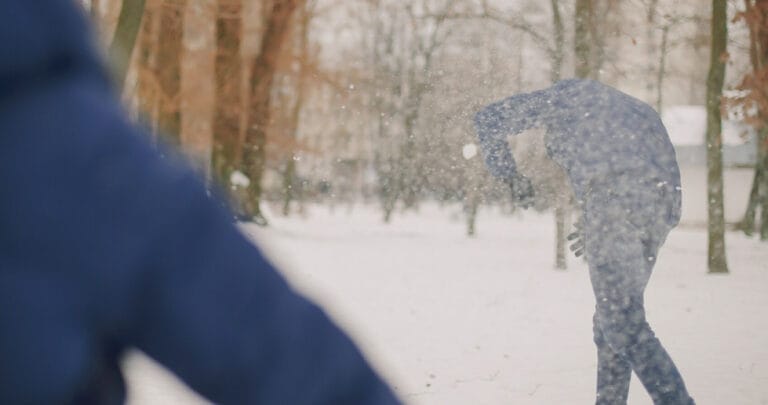 Beklenen soğuk geldi! Kar ve yağmur var; sıcaklıklar 10 derece düşüyor