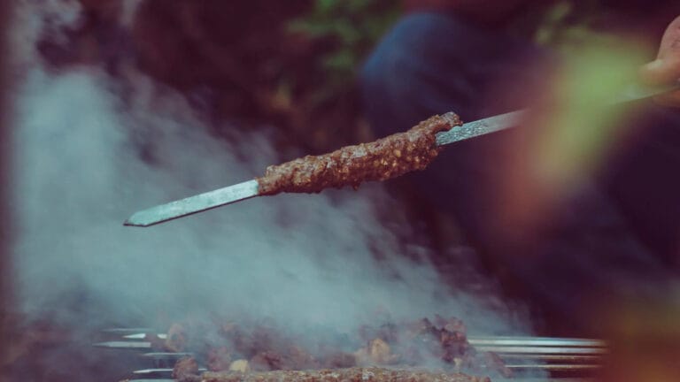 İngiltere’de sera gazına karşı ilginç öneri: Haftada 2 kez daha az kebap yiyin