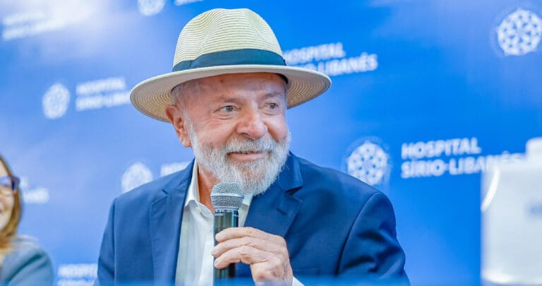 Brezilya lideri petrol aramayı yeşil enerjiyi finanse etmenin bir yolu olarak savunuyor