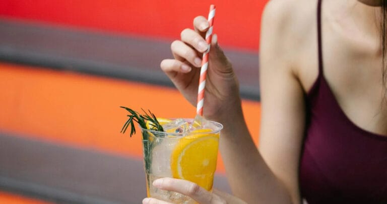 Trump’tan ‘kağıt pipet’ eleştirisi: Plastiğe geri dönüyoruz