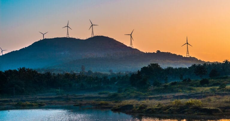 Türkiye’nin rüzgar enerjisi kurulu gücü 13 bin megavatı geçti