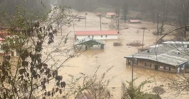 ABD’de sel ve şiddetli yağışlar: En az 9 kişi hayatını kaybetti