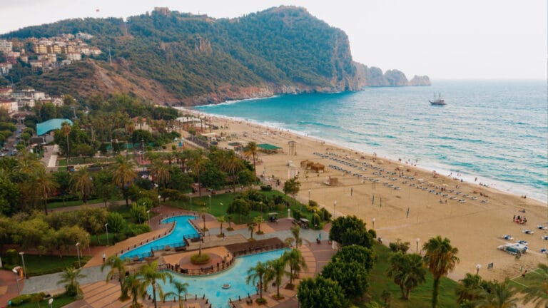 Antalya, Dünya Şehir Parkları Birliği’ne katıldı