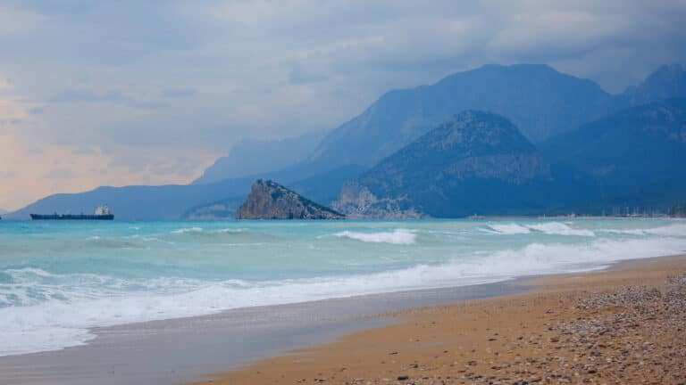 Meteoroloji’den yağmur, fırtına ve toz taşınımı uyarıları