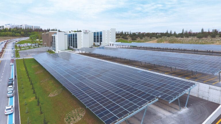 Türkiye’nin elektrik kurulu gücünde yenilenebilir enerji rekoru: Güneş ve rüzgar zirvede
