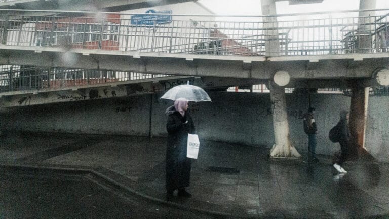 Kuvvetli sağanak yağmur etkili olacak! Lodos da var