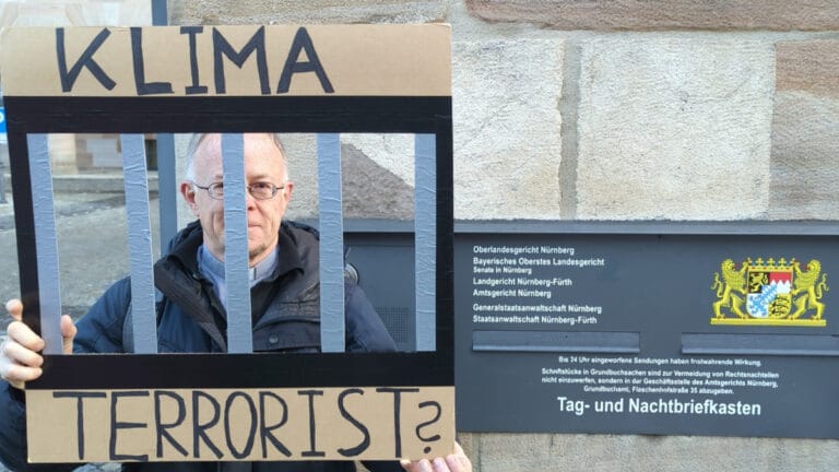 Alman rahip, iklim aktivizmi için 500 euro para cezası yerine hapishaneyi tercih etti