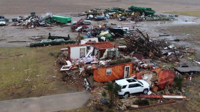 ABD’de ölümcül fırtınalar en az 7 kişinin ölümüne yol açtı