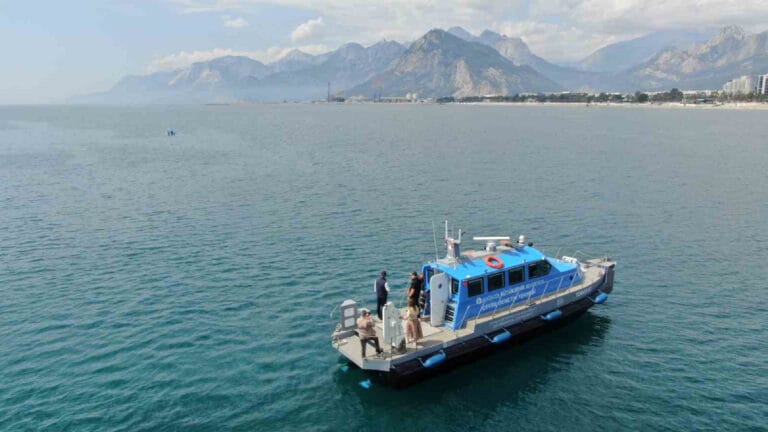 Antalya körfezinde 124 gemiden kaçak deşarj tespit edildi