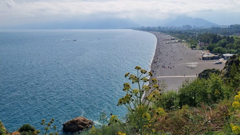 2 bölgede sağanak yağmur var! Sıcaklıklar artmaya devam ediyor