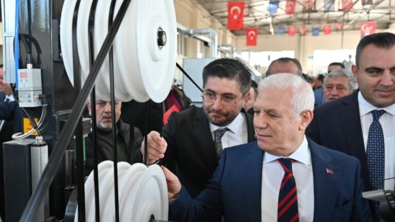 Yüzde 100 geri dönüştürülmüş sulama boruları dağıtılıyor