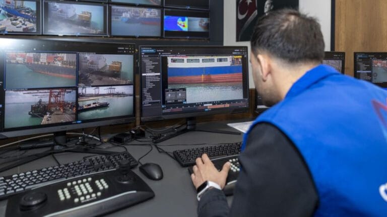 Mersin’de denizi kirleten 13 gemiye 70 milyon lira ceza