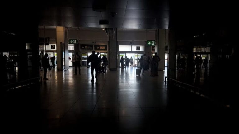 İspanya ve Portekiz’deki toplu elektrik kesintisine yenilenebilir enerji mi neden oldu?