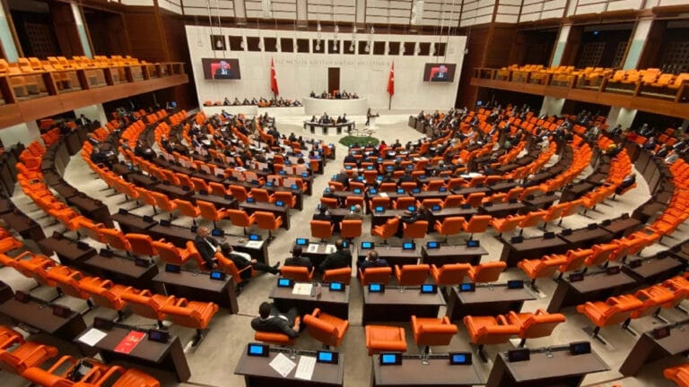İklim kanunu TBMM gündeminden geçici olarak çıkarıldı