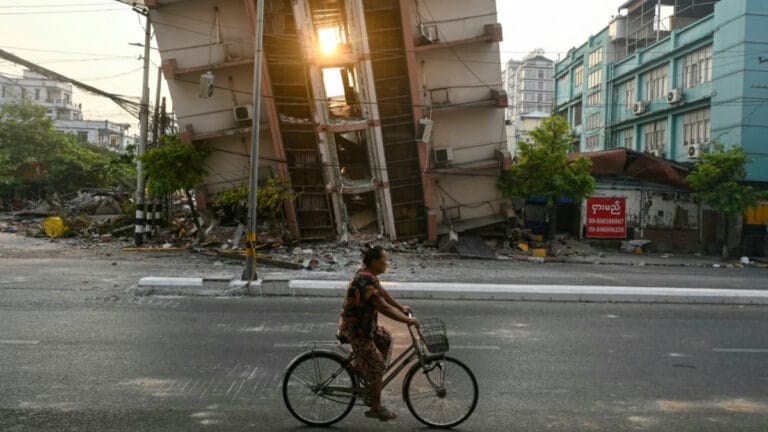 Ölü sayısının 3 bine ulaşması beklenen Myanmar için acil yardım çağrısı