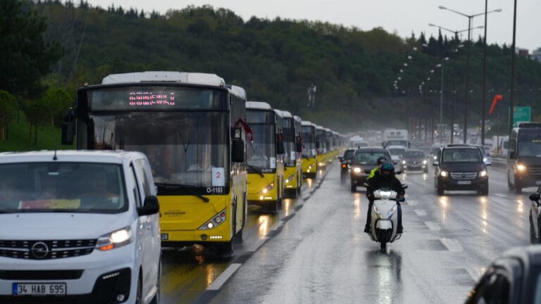 Sağanak yağmur, kuvvetli rüzgar ve çöl tozu etkili olacak