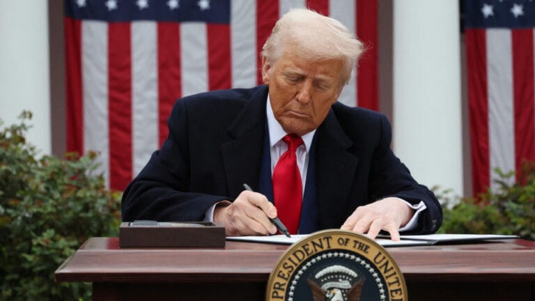 Trump’ın gümrük tarifeleri ABD’li işletmelere zarar veriyor, temiz enerji devrimi yoluna devam ediyor