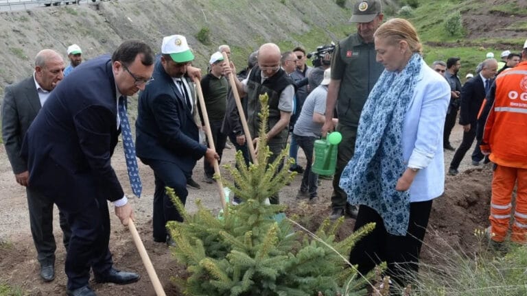 TBMM’nin 105. yılı anısına 105 bin fidan toprakla buluştu