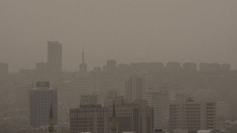 Ege’de çöl tozu etkili olacak! Sıcaklıklar artıyor