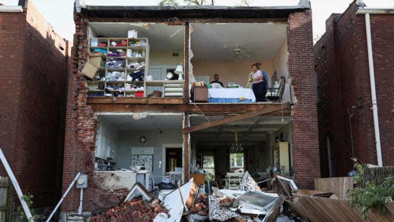 ABD’de fırtına ve hortum felaketi: 23 ölü