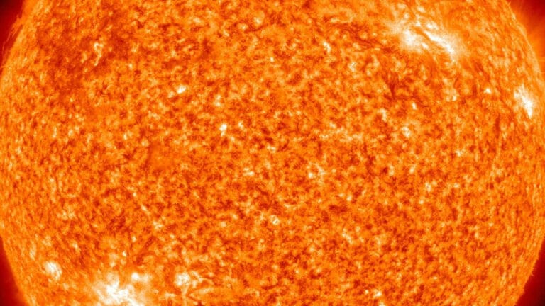 Güneş patlamaları nedir ve neden elektrik kesintilerine neden olabiliyor?