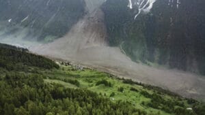 İsviçre’deki buzulların çökmesi, küresel iklim tehlikesini gözler önüne seriyor