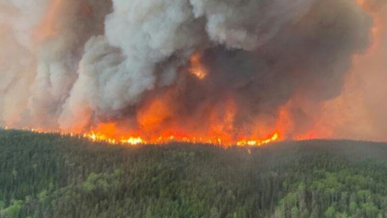 Kanada’daki orman yangınları rekor kırıyor ve ABD hava kalitesini günlerce tehdit edecek