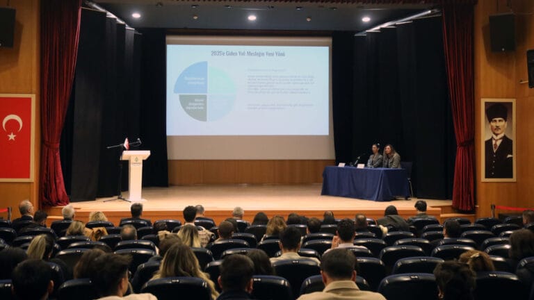 Uzmanlar çevre için buluştu: 1. Çevre ve Sürdürülebilirlik Paneli düzenlendi