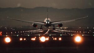 Havacılık sektörü iklim krizinde “ciddi biçimde başarısız oluyor”