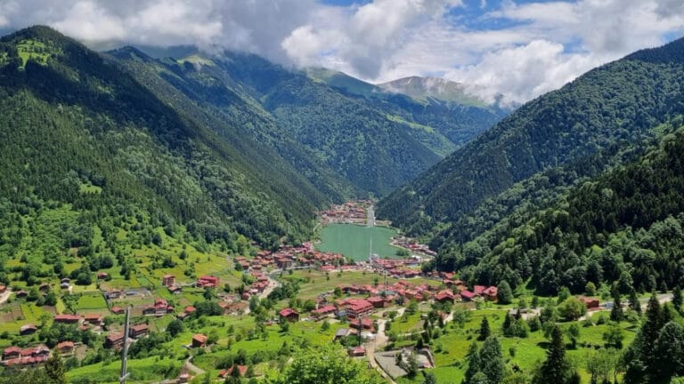Uzungöl HES projesi iptal! Bakanlık ÇED sürecini durdurdu