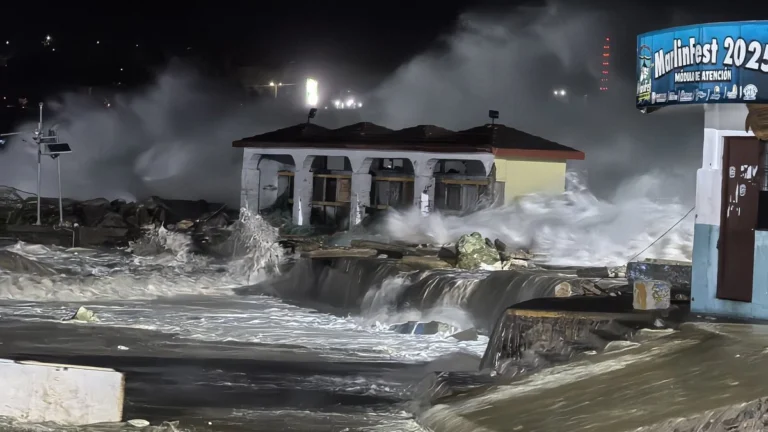 Kasırga Erick, Güney Meksika’ya yaklaşırken 4. kategoriye ulaştı