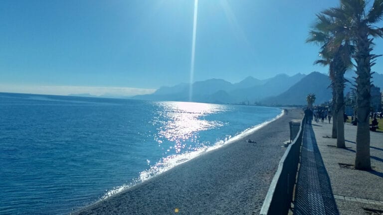 Doğuda yağmur var! Sıcaklıklar 2-4 derece artıyor