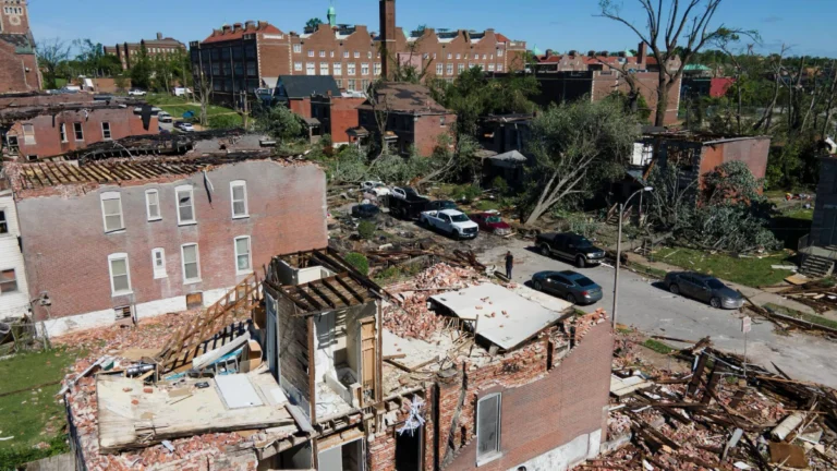 Trump: Kasırga mevsimi sonrasında FEMA aşamalı olarak kapatılacak