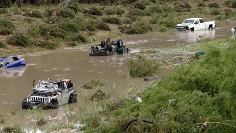 Teksas’ta şiddetli sel felaketi: 11 ölü, kayıplar aranıyor